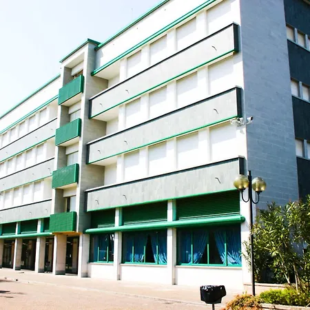 Bella Italia Sport Village 3*